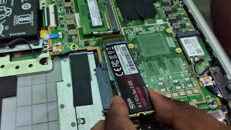 Как установить SSD, чтобы сделать ваш ноутбук/ПК на 300% быстрее?